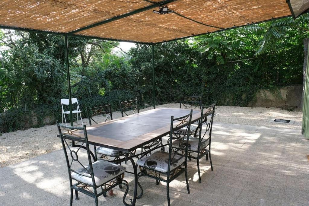 Maison Confortable A Ansouis Dans Le Luberon Ngoại thất bức ảnh