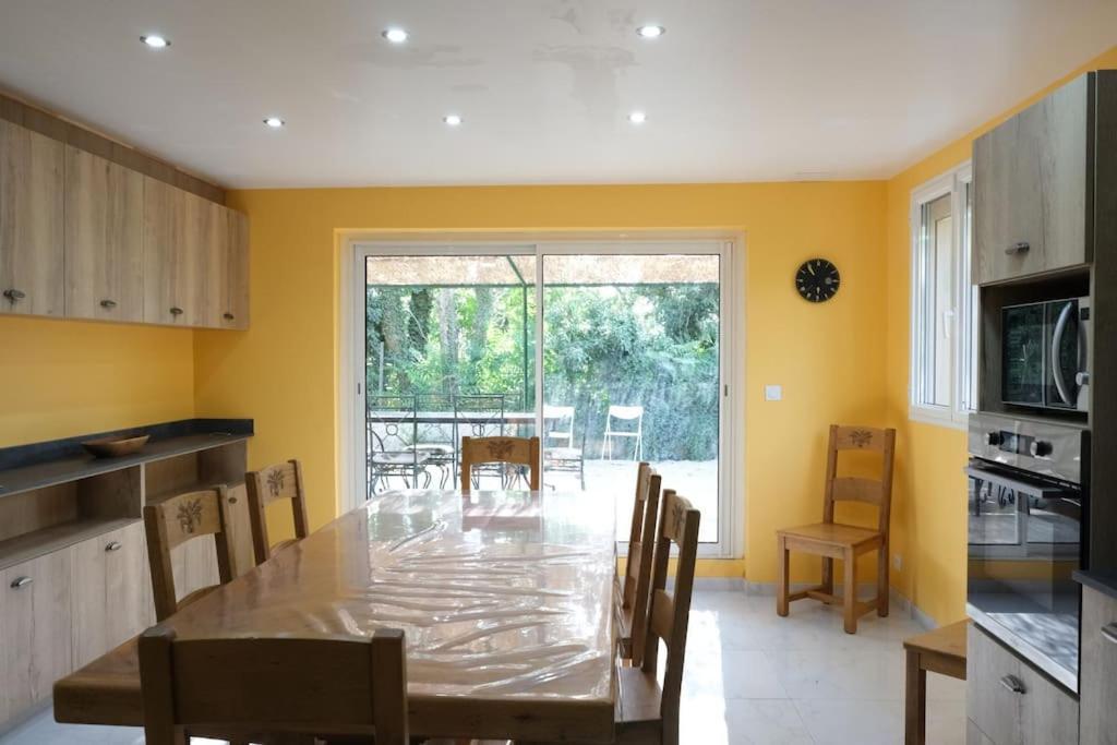 Maison Confortable A Ansouis Dans Le Luberon Ngoại thất bức ảnh