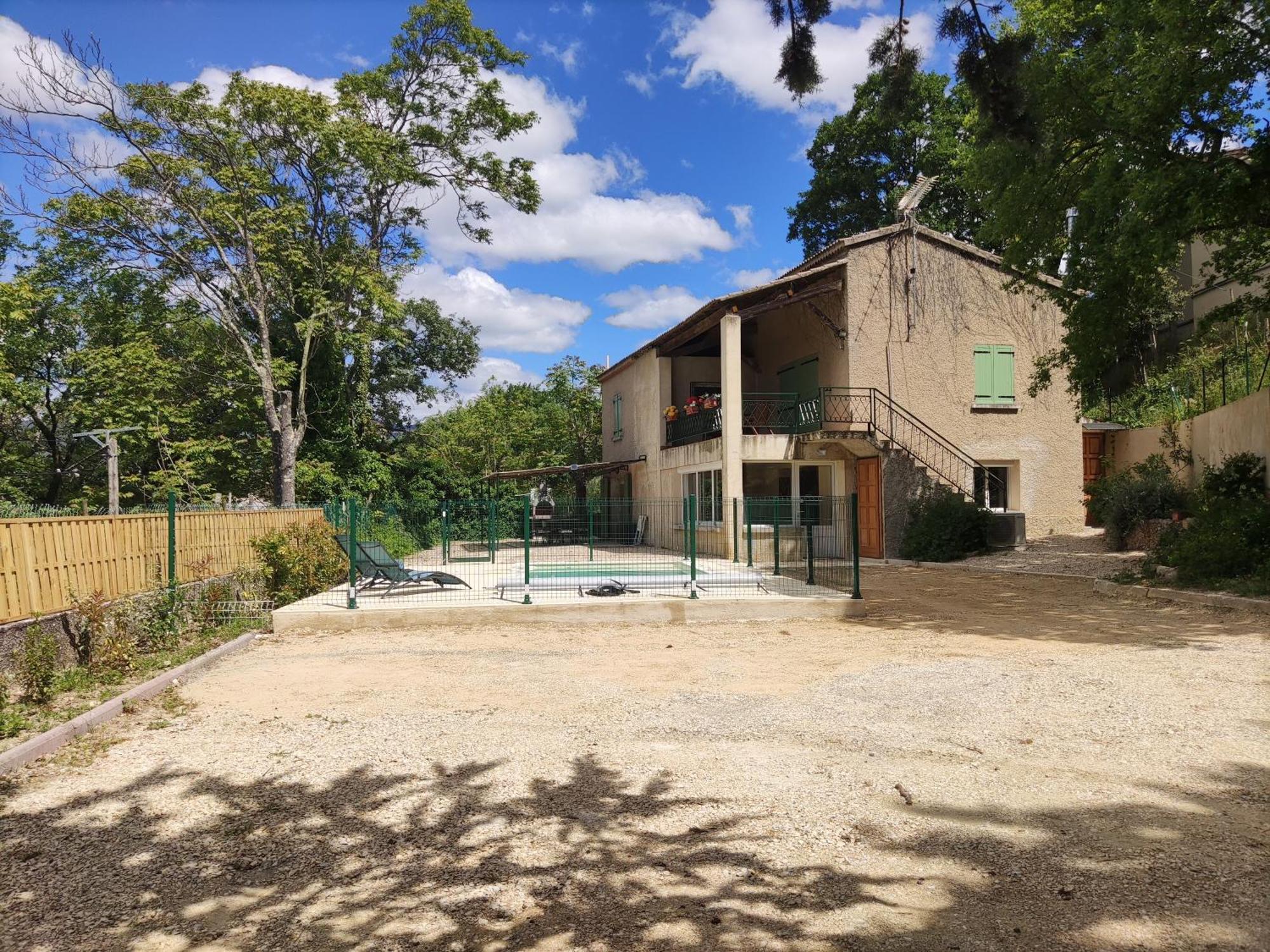 Maison Confortable A Ansouis Dans Le Luberon Ngoại thất bức ảnh