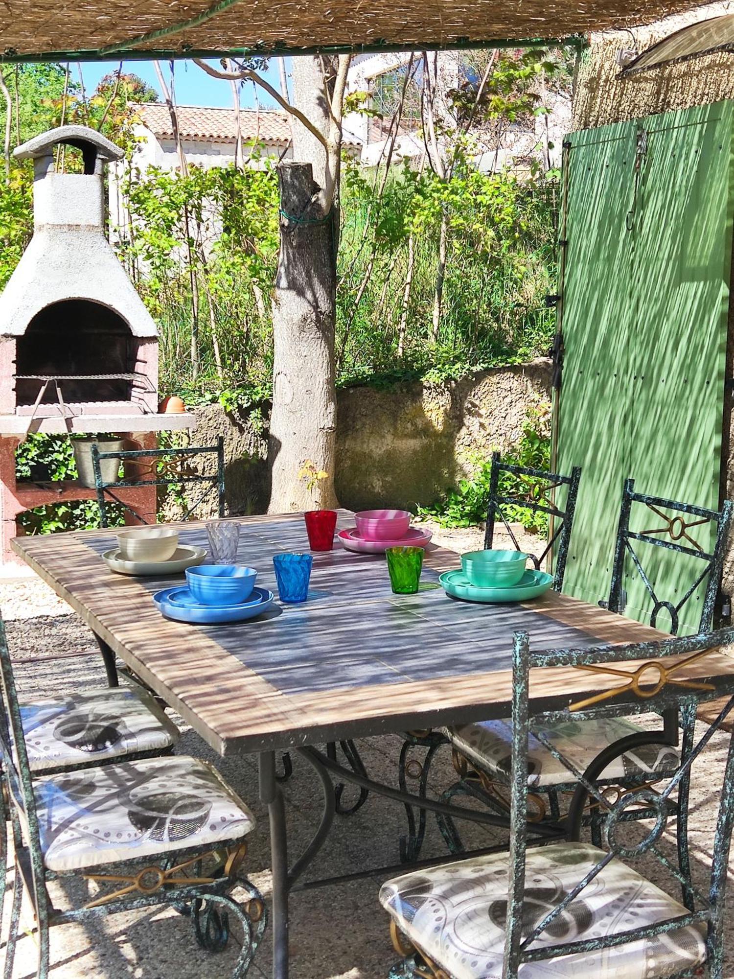 Maison Confortable A Ansouis Dans Le Luberon Ngoại thất bức ảnh